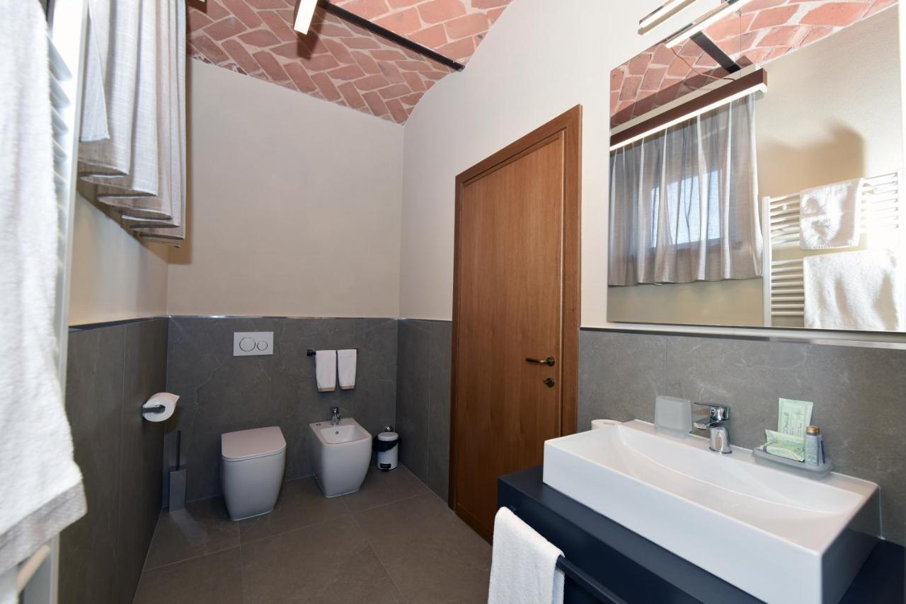 Cascina La Badia Bed & Breakfast Montegrosso dʼAsti Exterior foto